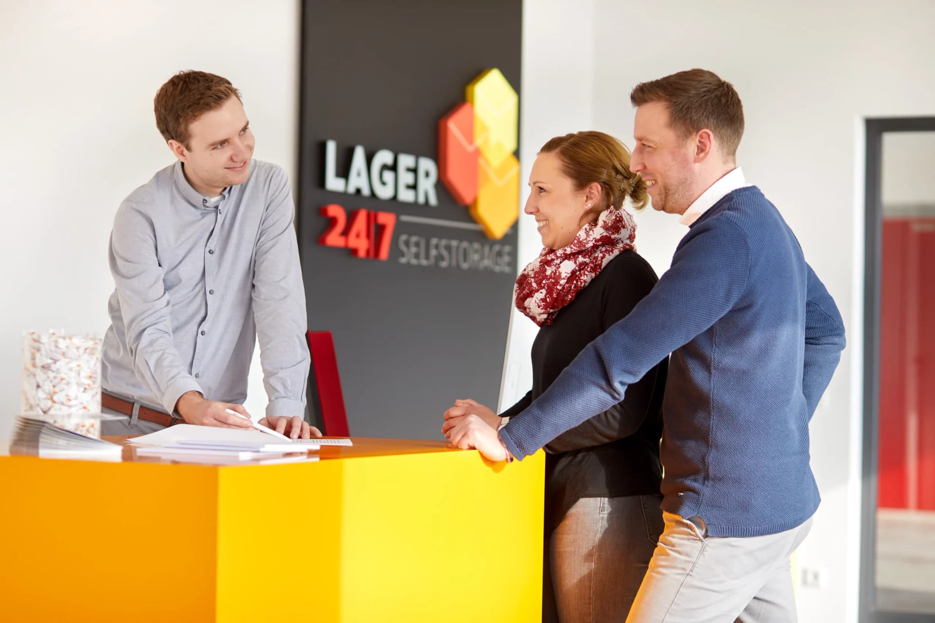 Anmeldung und Beratung zur Lagerbox-Miete bei Lager 24/7